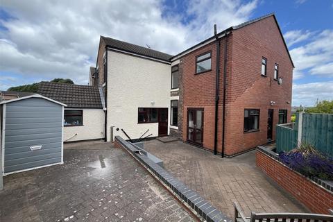 4 bedroom terraced house for sale, Mear Greaves Lane, Burton-On-Trent DE15