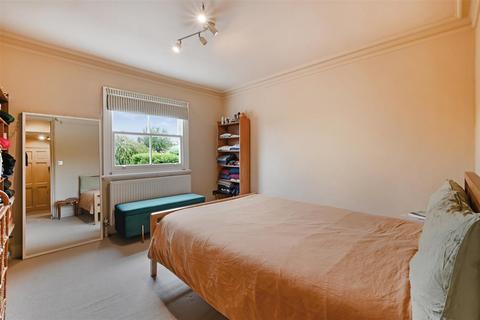 2 bedroom apartment to rent, Beverley Road, Barnes