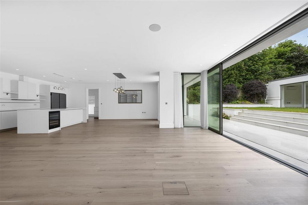 92 Copse Hil,32.jpg