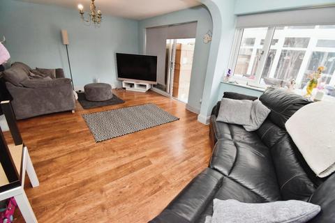 3 bedroom townhouse for sale, Hebden Close, Leicester