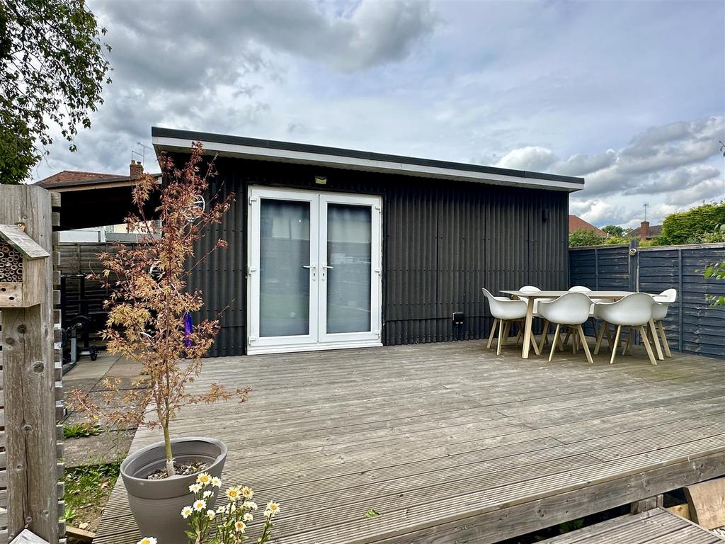 Garden room