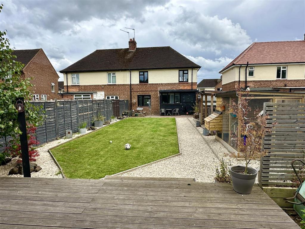 Garden to house
