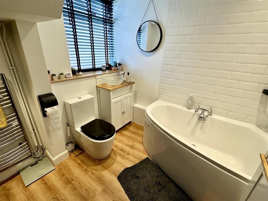 D/s bathroom