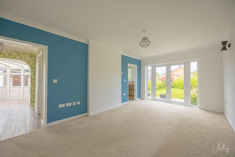 2 bedroom semi-detached bungalow for sale, Summerland Park, Upper Killay, Swansea