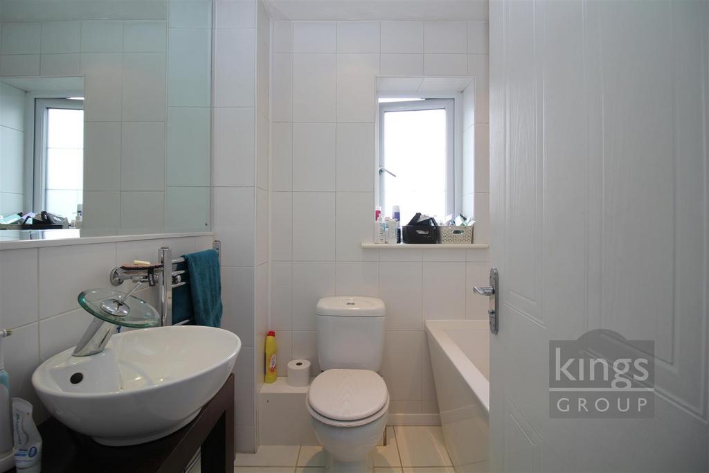 Family Bathroom.jpg