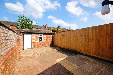 3 bedroom semi-detached house to rent, Craven Street, Lincoln