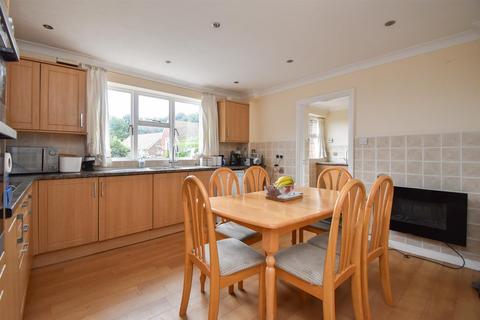 11 Barnfield Close, Hastings, TN34 1TS