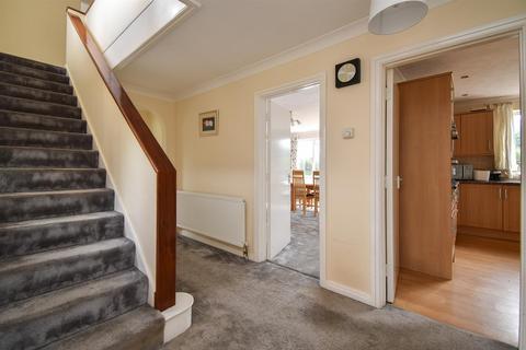 11 Barnfield Close, Hastings, TN34 1TS
