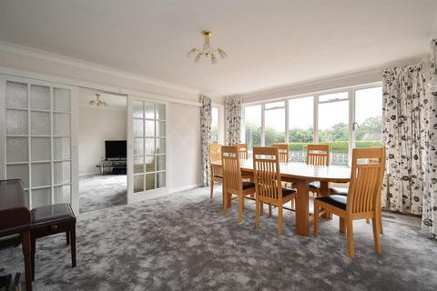 11 Barnfield Close, Hastings, TN34 1TS