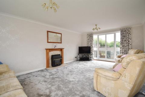 11 Barnfield Close, Hastings, TN34 1TS