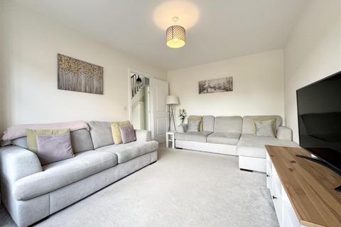3 bedroom semi-detached house for sale, Willow Gardens, Scissett, Huddersfield, HD8 9UY