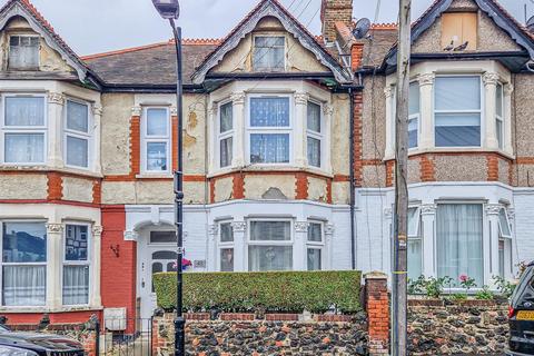 1 bedroom flat for sale, Silverdale Avenue, Westcliff-on-Sea SS0