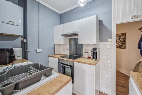 1 bedroom flat for sale, Silverdale Avenue, Westcliff-on-Sea SS0