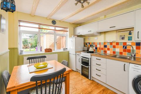 164 Cornwall Road, Wolverhampton, WV6 8UZ