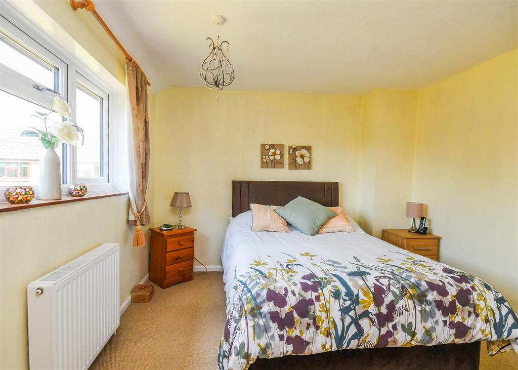 164 Cornwall Road - Bedroom 1.jpg