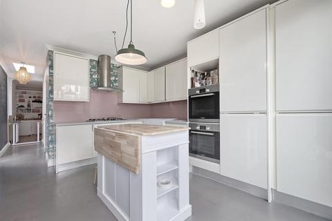 16 Manor Road, Chelmsford, CM2 0EP
