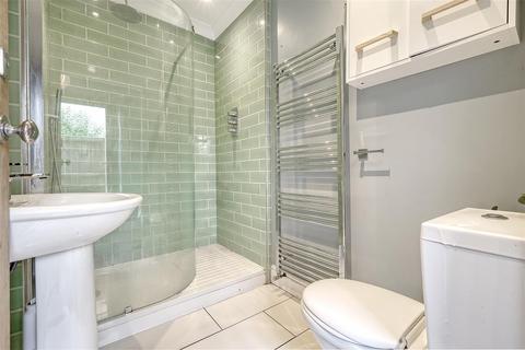 16 Manor Road, Chelmsford, CM2 0EP