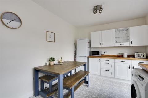 20 Beardsmore Grove, Hucknall, Nottingham, NG15 8AW