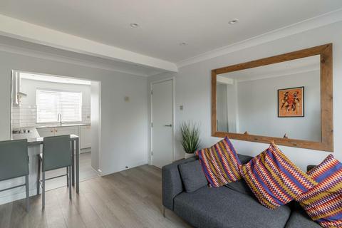 3 bedroom flat to rent, St Ervans Road, Ladbroke Grove, W10
