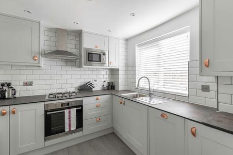 3 bedroom flat to rent, St Ervans Road, Ladbroke Grove, W10