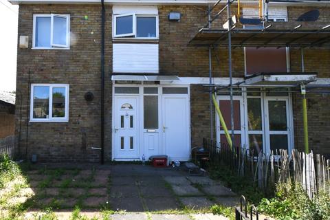 3 bedroom end of terrace house to rent, Waddington Road, London, E15