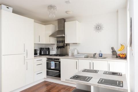 2 bedroom ground floor flat for sale, Wills Crescent, West Malling, Kent