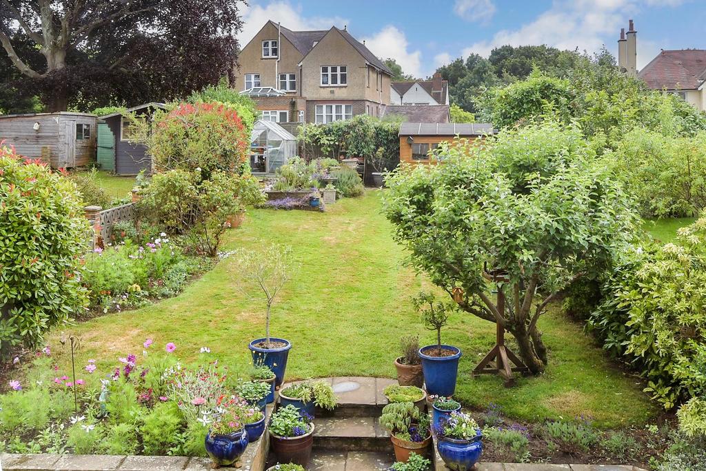 Belmont Road, Reigate, Surrey 3 bed detached house for sale £1,000,000