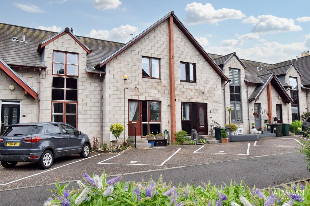 8 Upper Hermitage, Leith Links, EH6 8DP 2 bed terraced house for sale