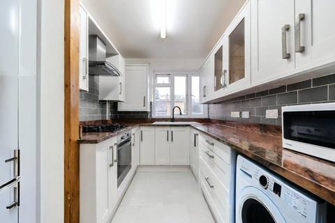 4 bedroom apartment for sale, Staplefield Close, London, SW2