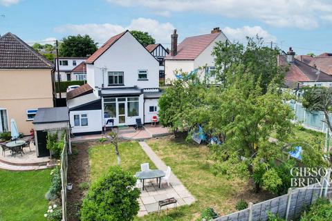 4 bedroom detached house for sale, Brackendale Avenue, Basildon, SS13