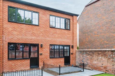 1 bedroom mews for sale, Pauls Court, 3b Coggeshall Road, Braintree, Essex