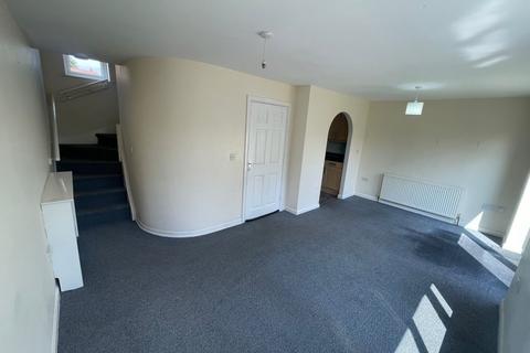 2 bedroom townhouse to rent, Beechlea, Thurnscoe