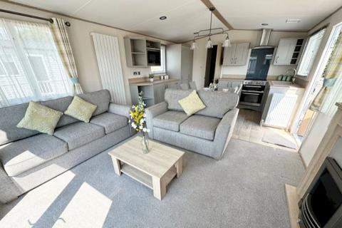 2 bedroom lodge for sale, Solent Breezes Holiday Park, , Warsash SO31