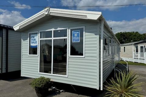 2 bedroom static caravan for sale, Solent Breezes Holiday Park, , Warsash SO31