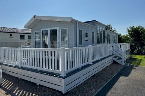 2 bedroom lodge for sale, Solent Breezes Holiday Park, , Warsash SO31