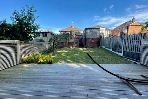 3 bedroom detached bungalow to rent, Stonelow Road, Dronfield, S18