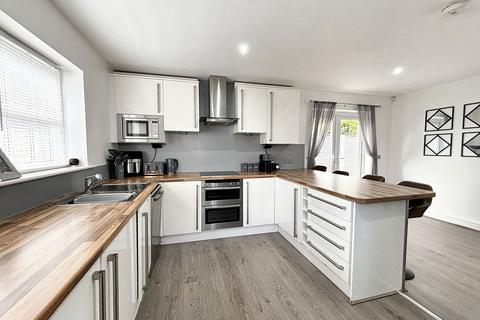 2 bedroom property for sale, Barton Road, Manchester M28