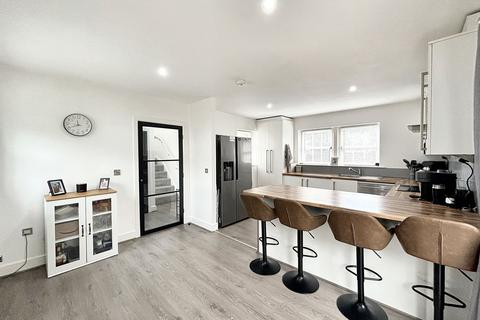 5e Barton Road, Worsley, Manchester, M28 2PD