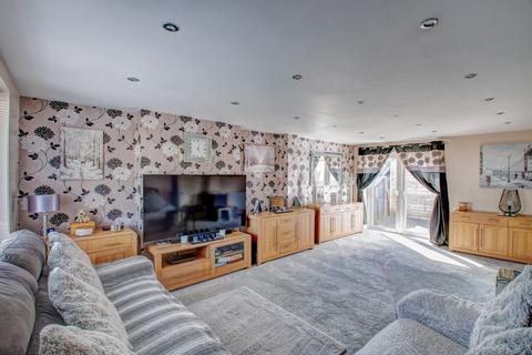 61 Meadow Road, Catshill, Bromsgrove, B61 0JJ
