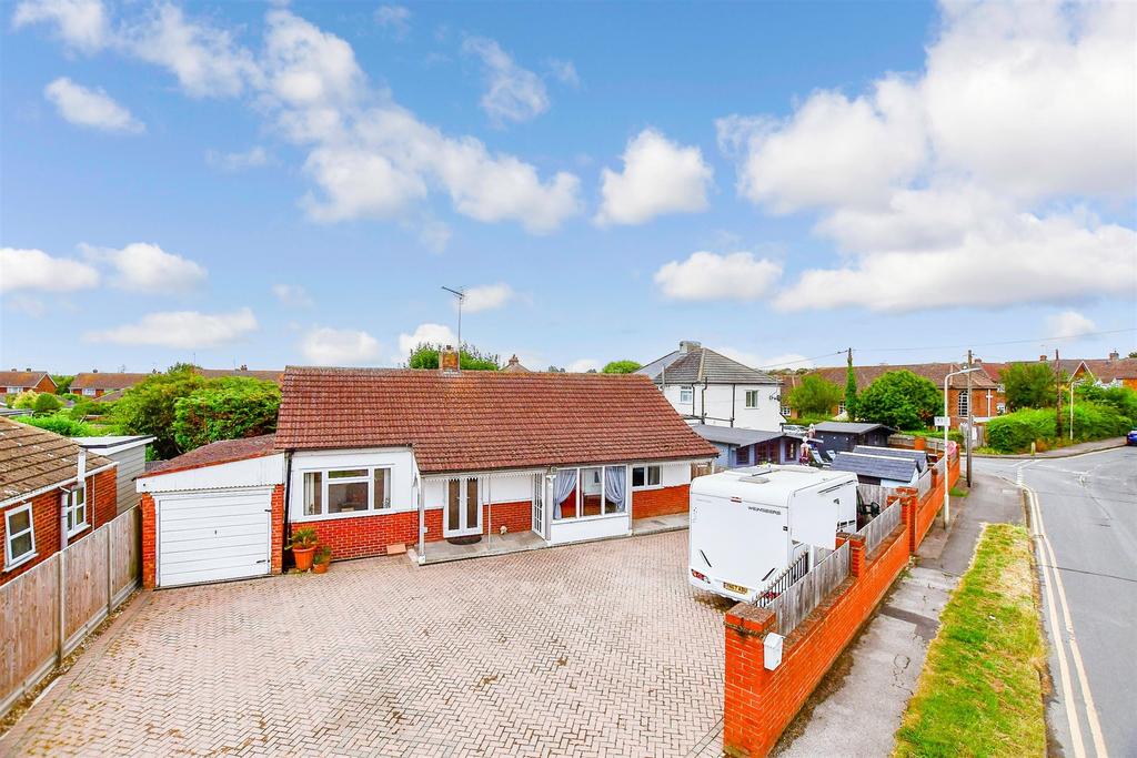 Saddleton Road, Whitstable, Kent 3 bed detached bungalow for sale £