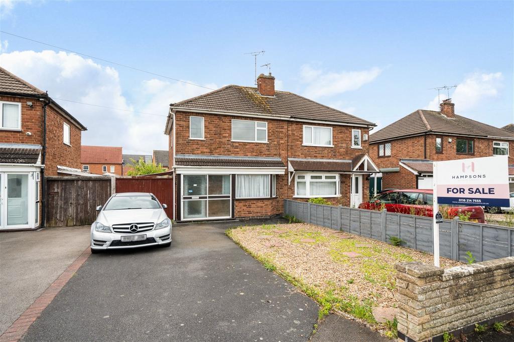 102 Kings Drive, Leicester Forest East 2 bed semidetached house for