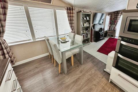 2 bedroom lodge for sale, Fairway House, Bath Road, Bawdrip, Bridgwater, TA7