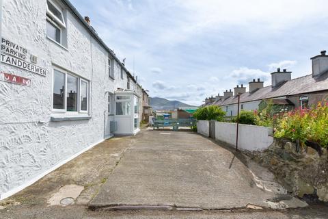 2 bedroom end of terrace house for sale, Tandderwen, Llanllechid, Gwynedd, LL57