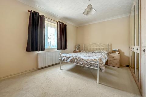 1 bedroom maisonette for sale, Wakeley Road, Rainham, Gillingham, Kent, ME8