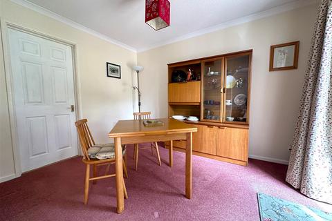 2 bedroom terraced house for sale, Stonelea Close, Chippenham