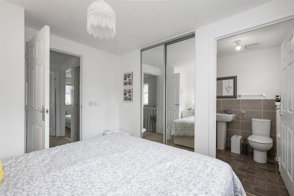 26 Ritchie Avenue15.jpg
