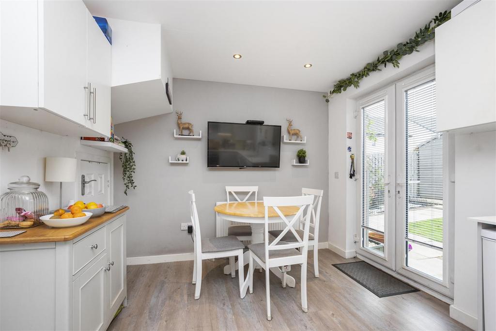 26 Ritchie Avenue10.jpg