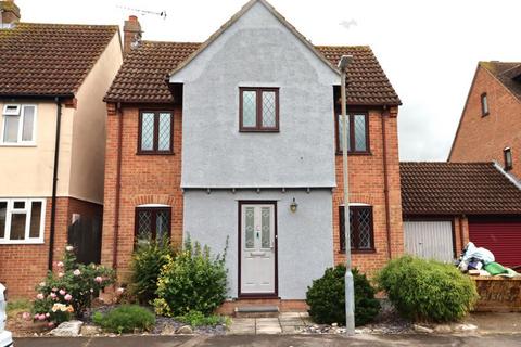 4 bedroom house to rent, Four Bedroom Detached House - WICKFORD