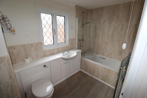 4 bedroom house to rent, Four Bedroom Detached House - WICKFORD