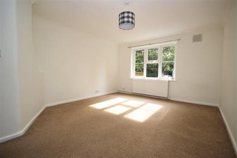 2 bedroom flat to rent, 2 bedrooms - Noak Bridge